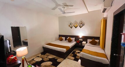 Kasturi hotel and Restaurant Room Type - PREMIUM TRIPLE BED ROOM (AC)