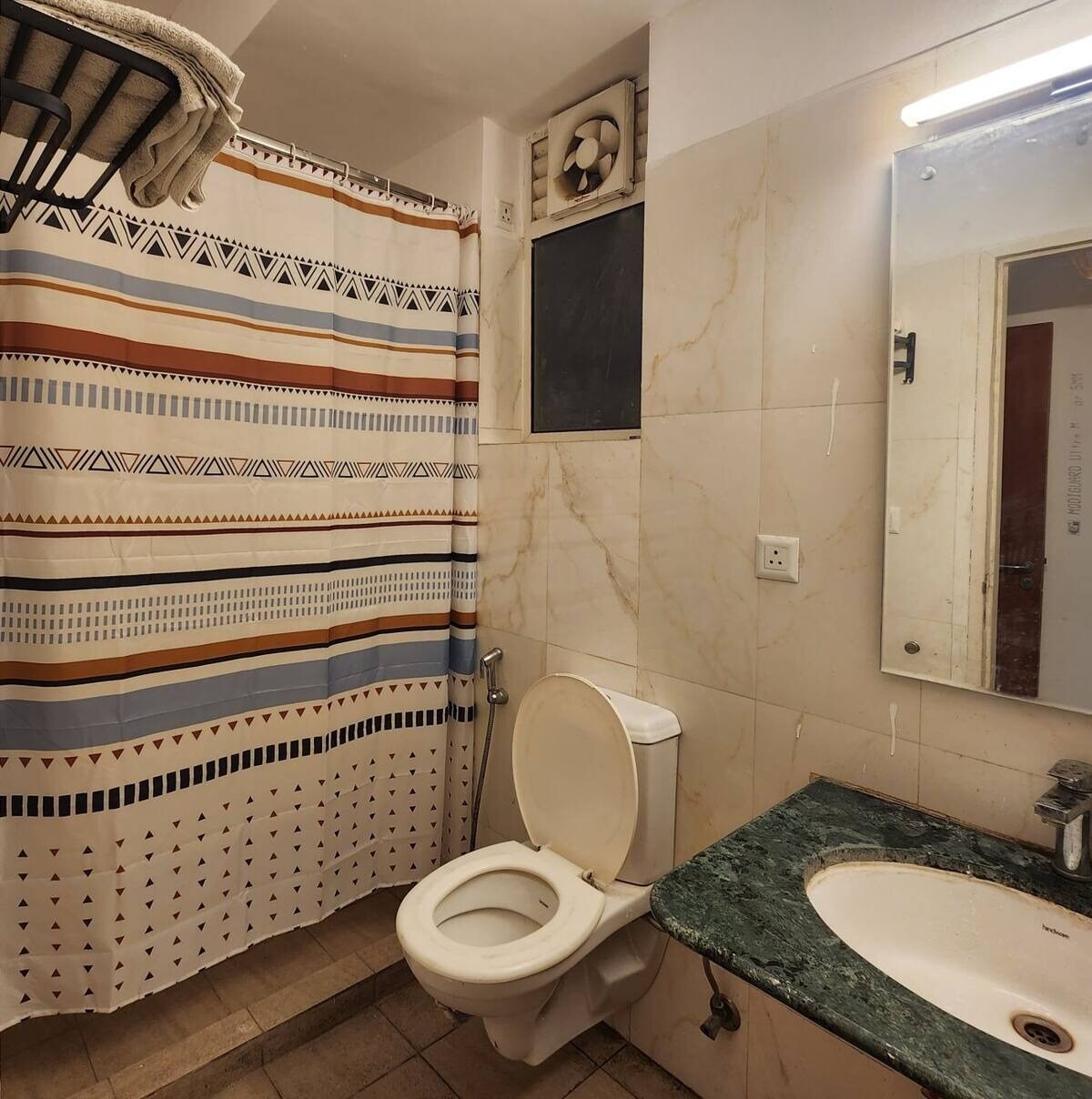 JORAAVI HOME STAY - Tap to explore photos
