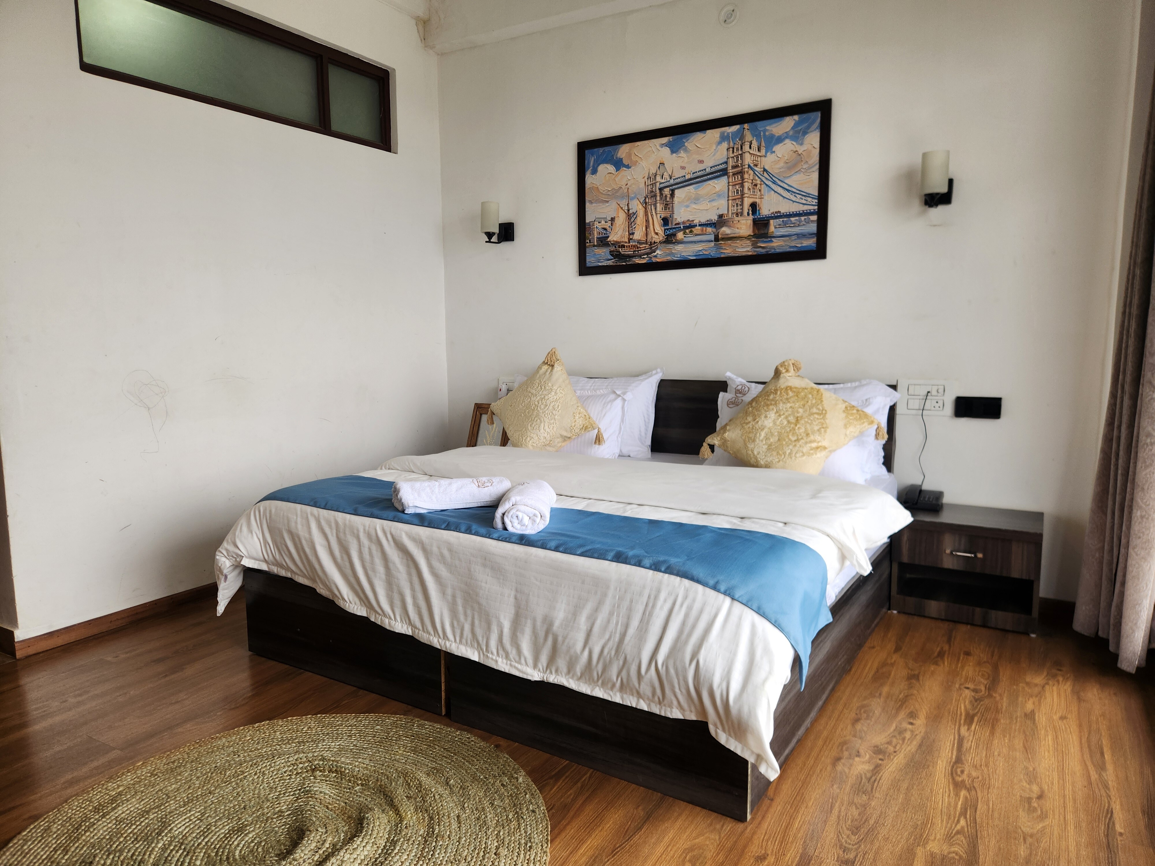 Draft Hotel Bir Billing At Landing Site - Tap to explore photos