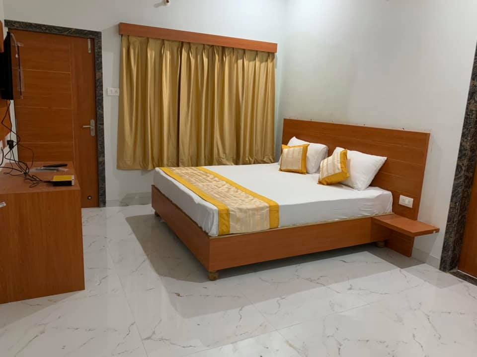 Hotel Do Pal - Tap to explore photos