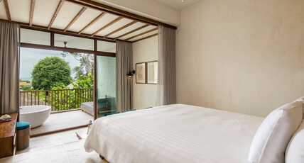 U Pattaya Room Type - Superior Seaview Jacuzzi