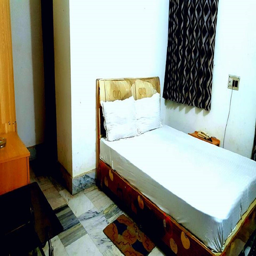 Hotel Genius - Tap to explore photos