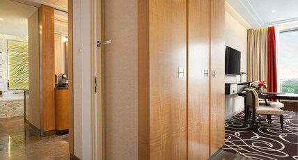 Waldorf Astoria Berlin by Hilton Room Type - FAMILY CONNECTING DELUXE