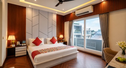 Hotel Grand Arcasia Nehru Palace & CR Park Room Type - Executive Suite with Balcony & Sofa (Spacious Room) Hotel Grand Arcasia Nehru Palace & CR Park Room Type - Executive Suite with Balcony & Sofa (Spacious Room)