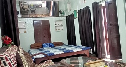 Feel Aesthetic Kashi Homestay Room Type - Family Deluxe Room with Balcony