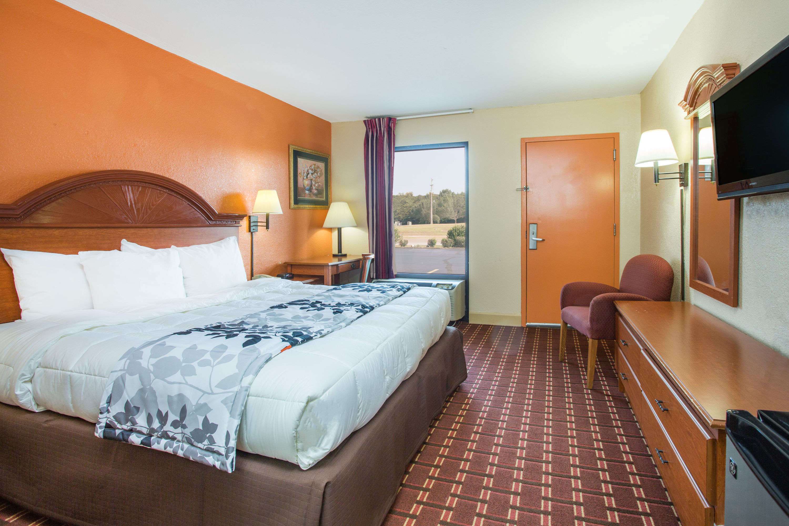 Days Inn by Wyndham Athens - Tap to explore photos