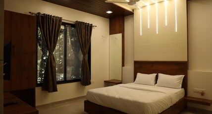 Mahalaxmi Executive Room Type - Deluxe Ac room