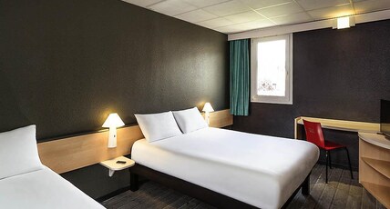 ibis Lannion Cote de Granit Rose Room Type - Room with 1 double bed and 1 single bed