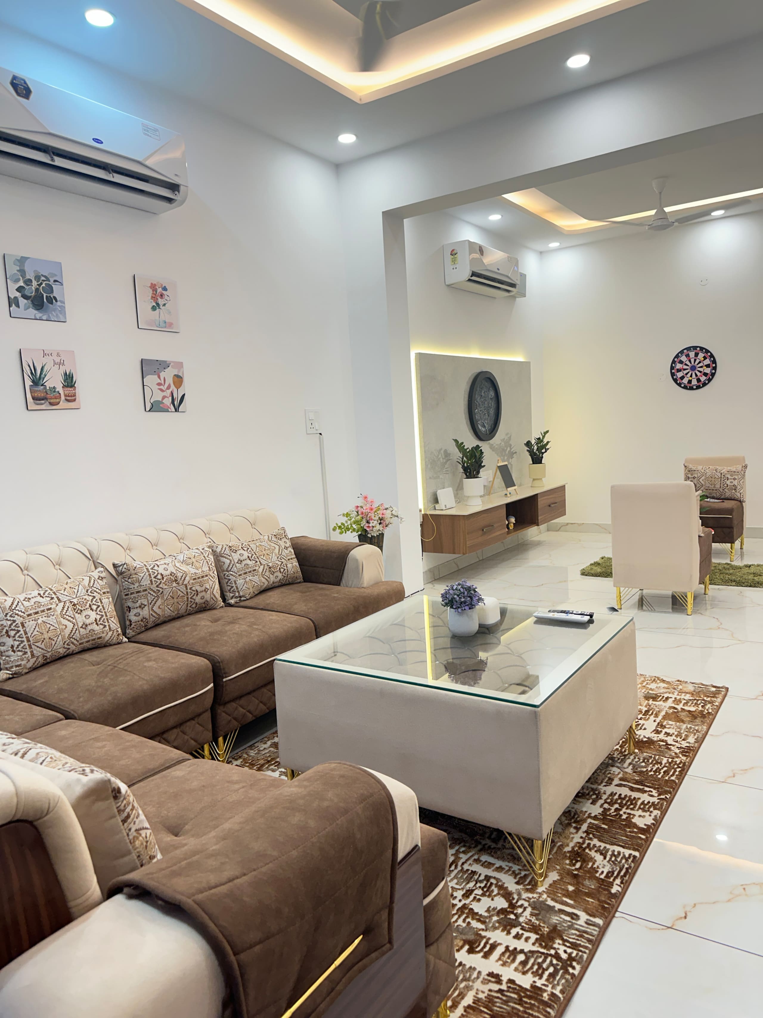 3 bedroom set Cozy comfortable and a clean space - Tap to explore photos