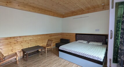 Miidway Homestay Room Type - Bedroom 1