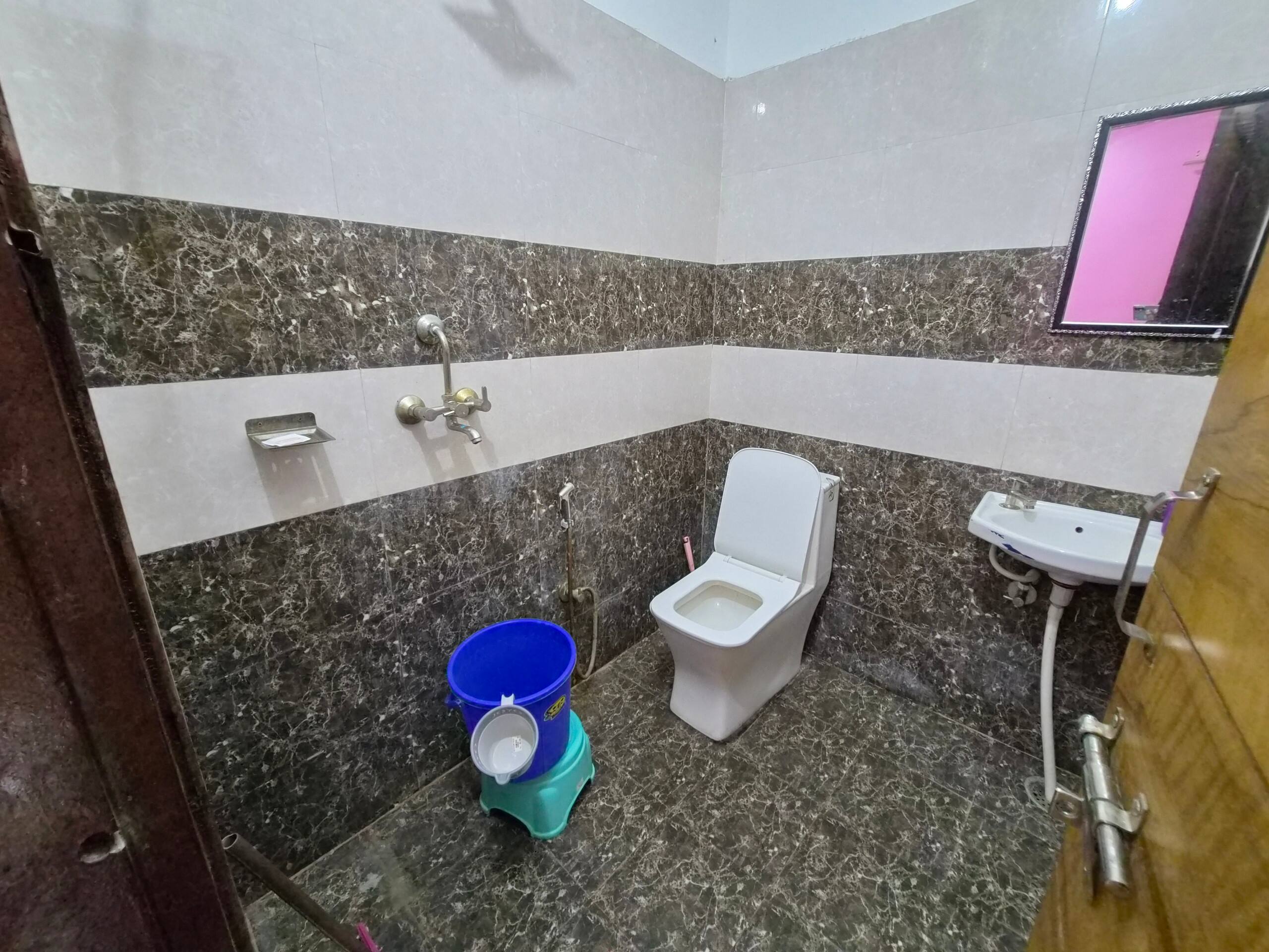 Hotel Delight 202 Rooms Airport Budget rooms - Tap to explore photos