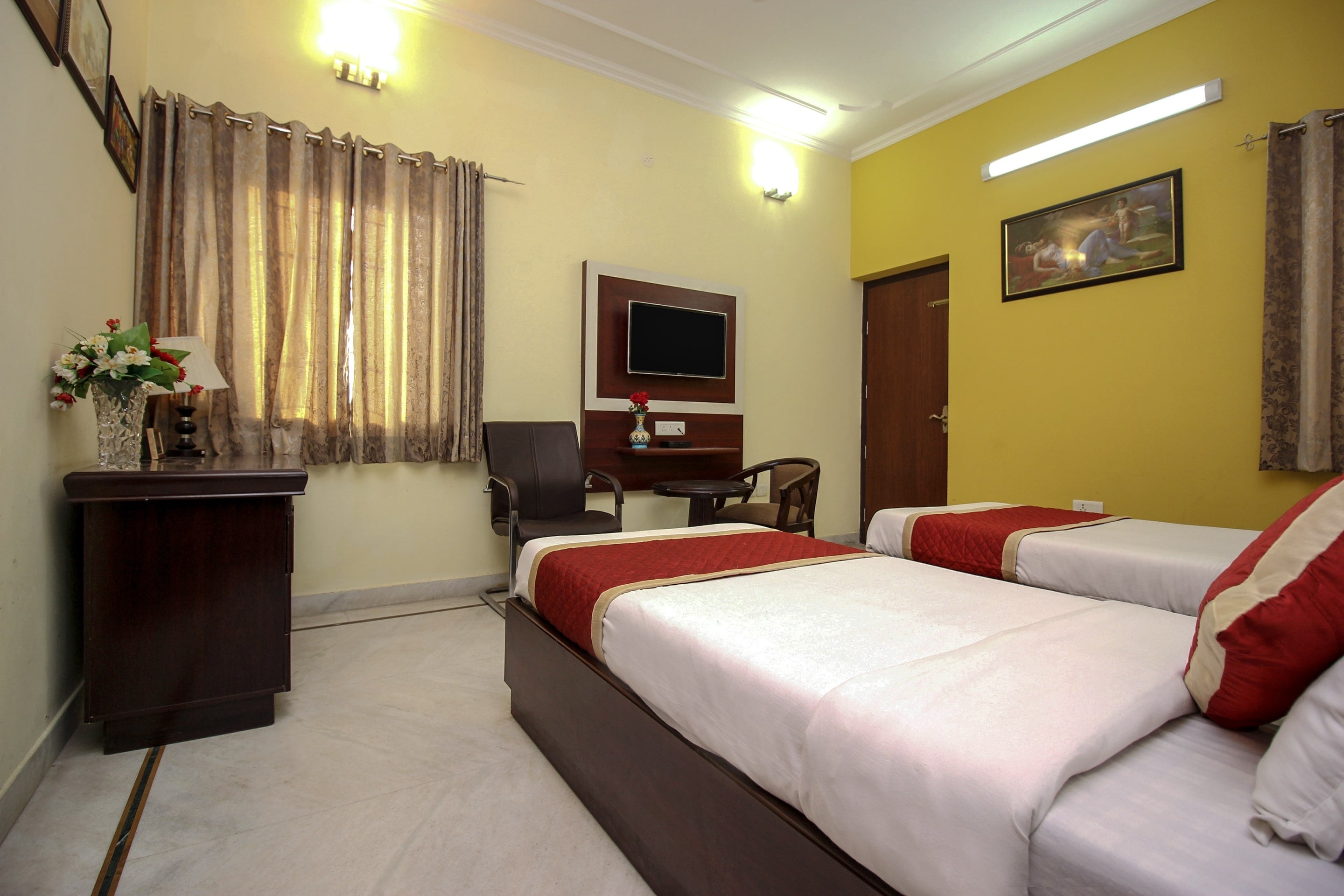 Hotel O Jaipur Stays - Tap to explore photos
