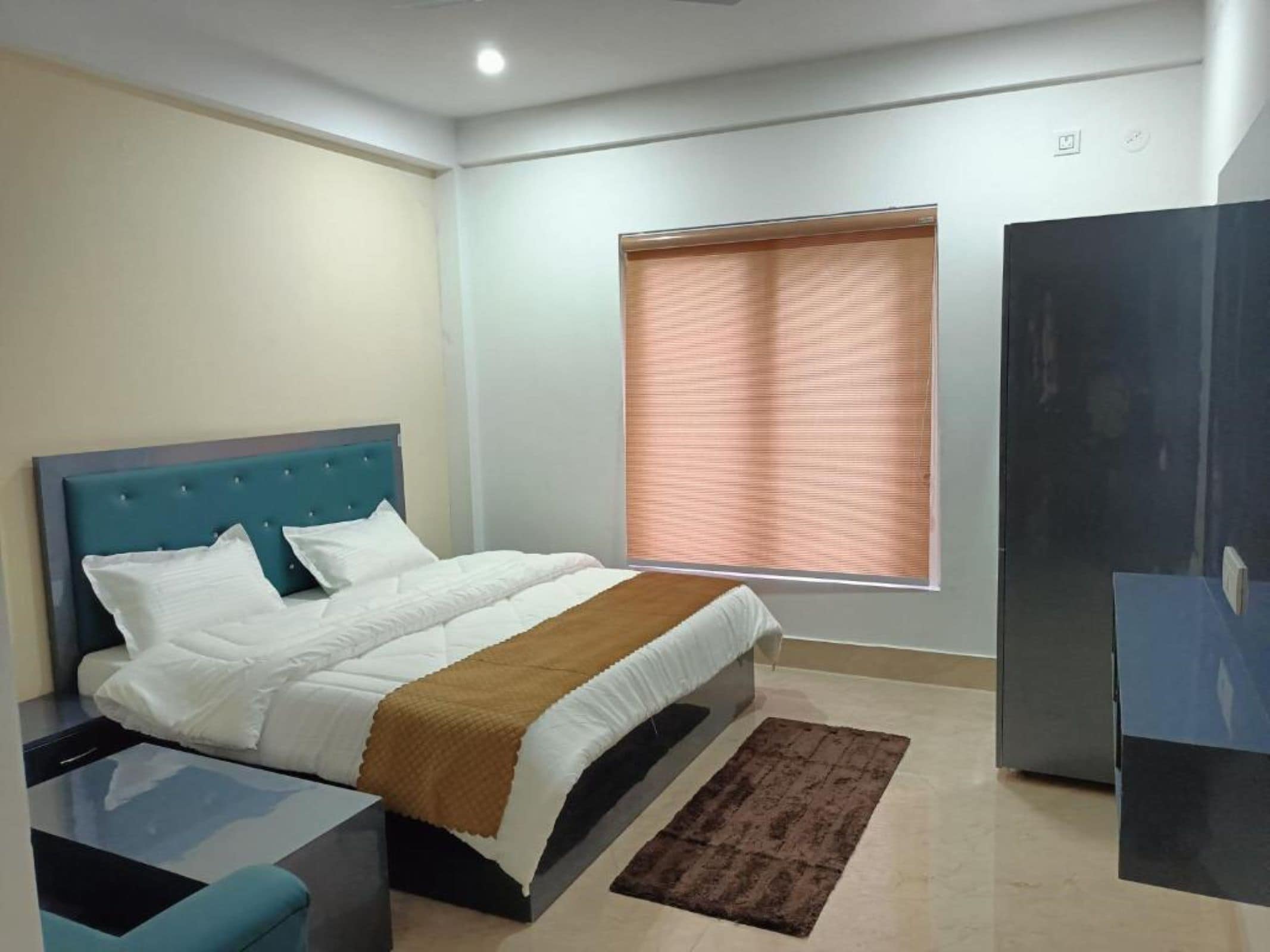 Pine View Resort - Tap to explore photos