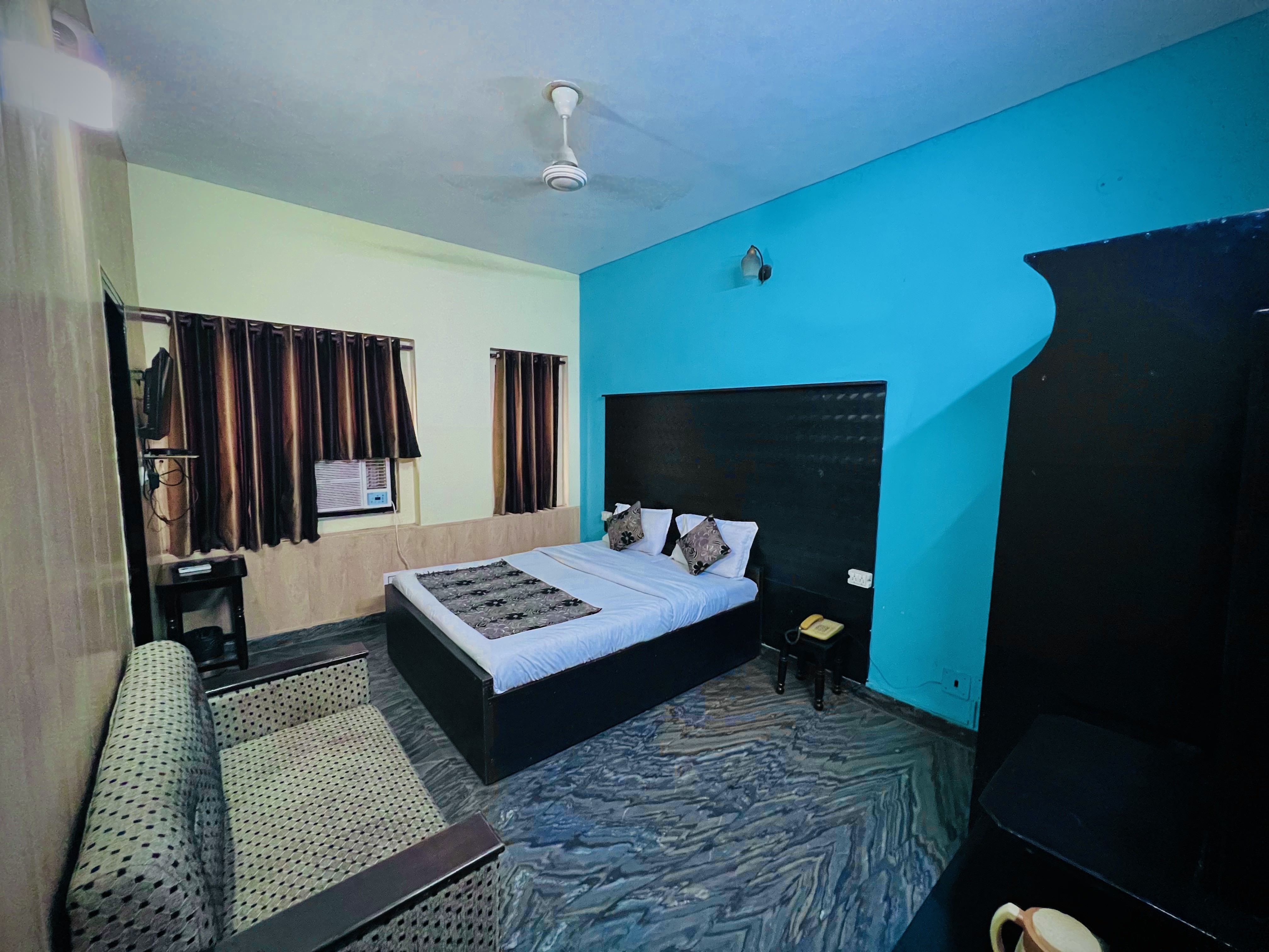 Gaurav Boarding House - Tap to explore photos