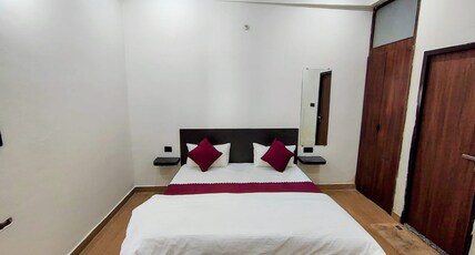 Madhuvan Guest House Room Type - Deluxe Room