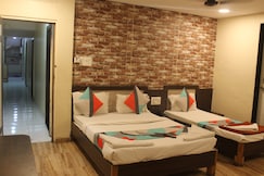 Hotel Mukesh Residency (Near Pune Railway Station)