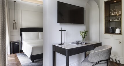Intercontinental Rome Ambasciatori Palace Room Type - 1 King Junior Suite