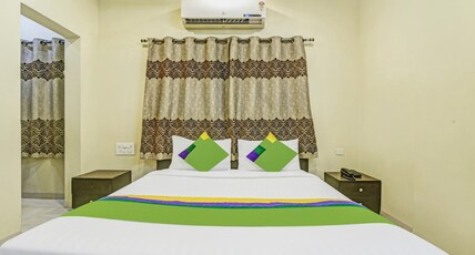 Dwarka Inn Room Type - classic AC