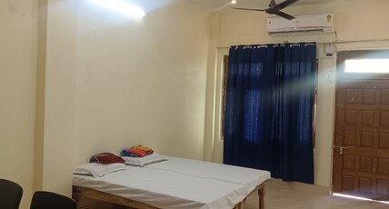 Mahadev Cafe Room Type - Deluxe Room with Air Conditioning