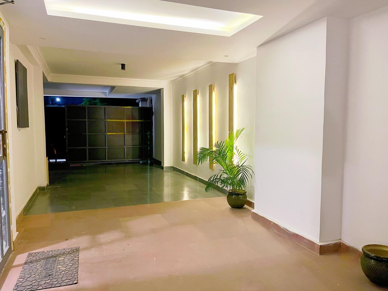 Luxe Serviced Apartments 171 | Near Delhi Airport - Tap to explore photos