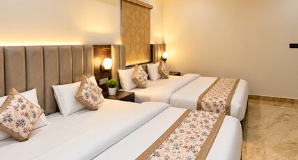 SHRI GAURANG PALACE Room Type - Family Suite