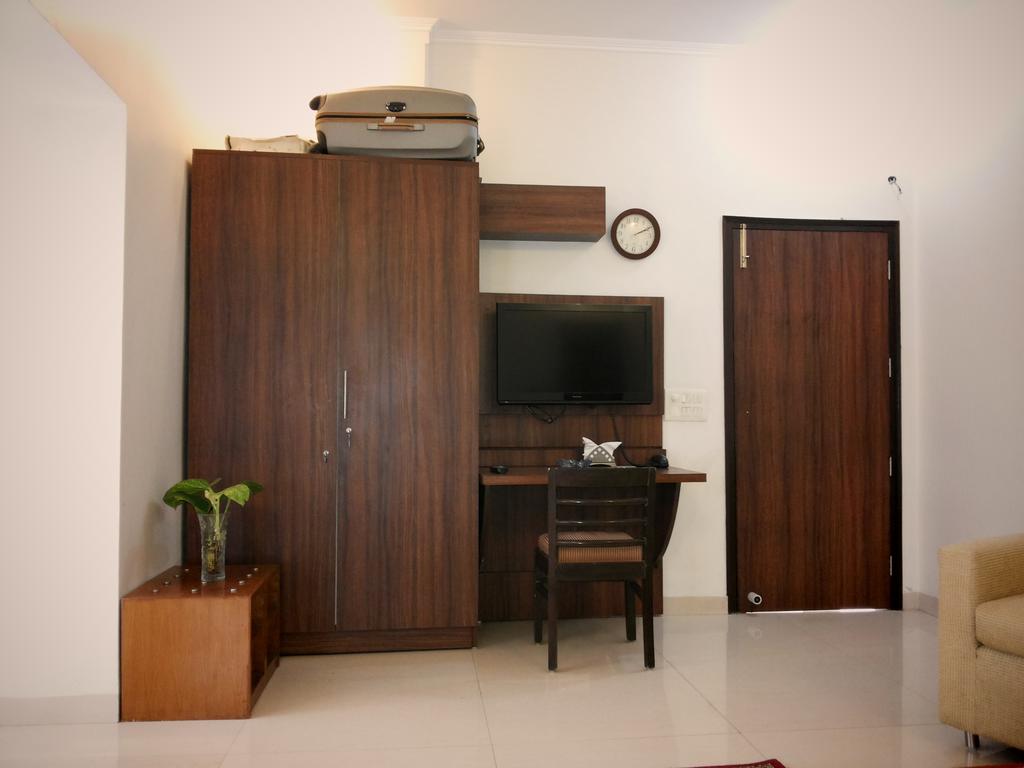 Sovereign Residency Gold Class - BnB Noida - Tap to explore photos