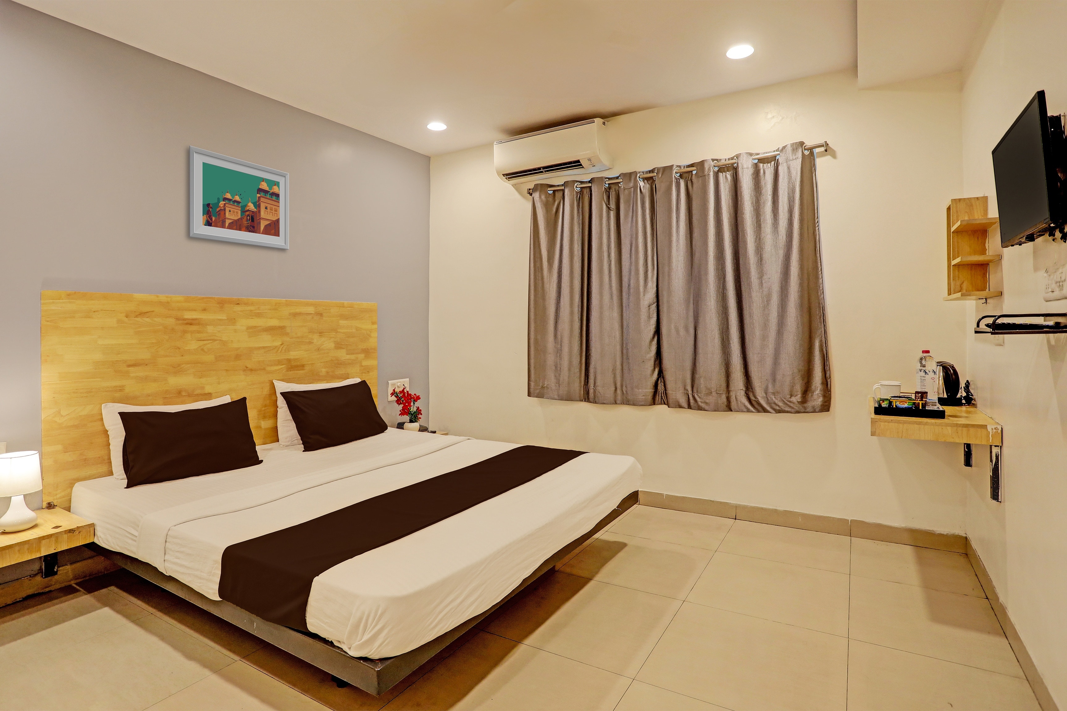 Hotel O Ramoji - Tap to explore photos
