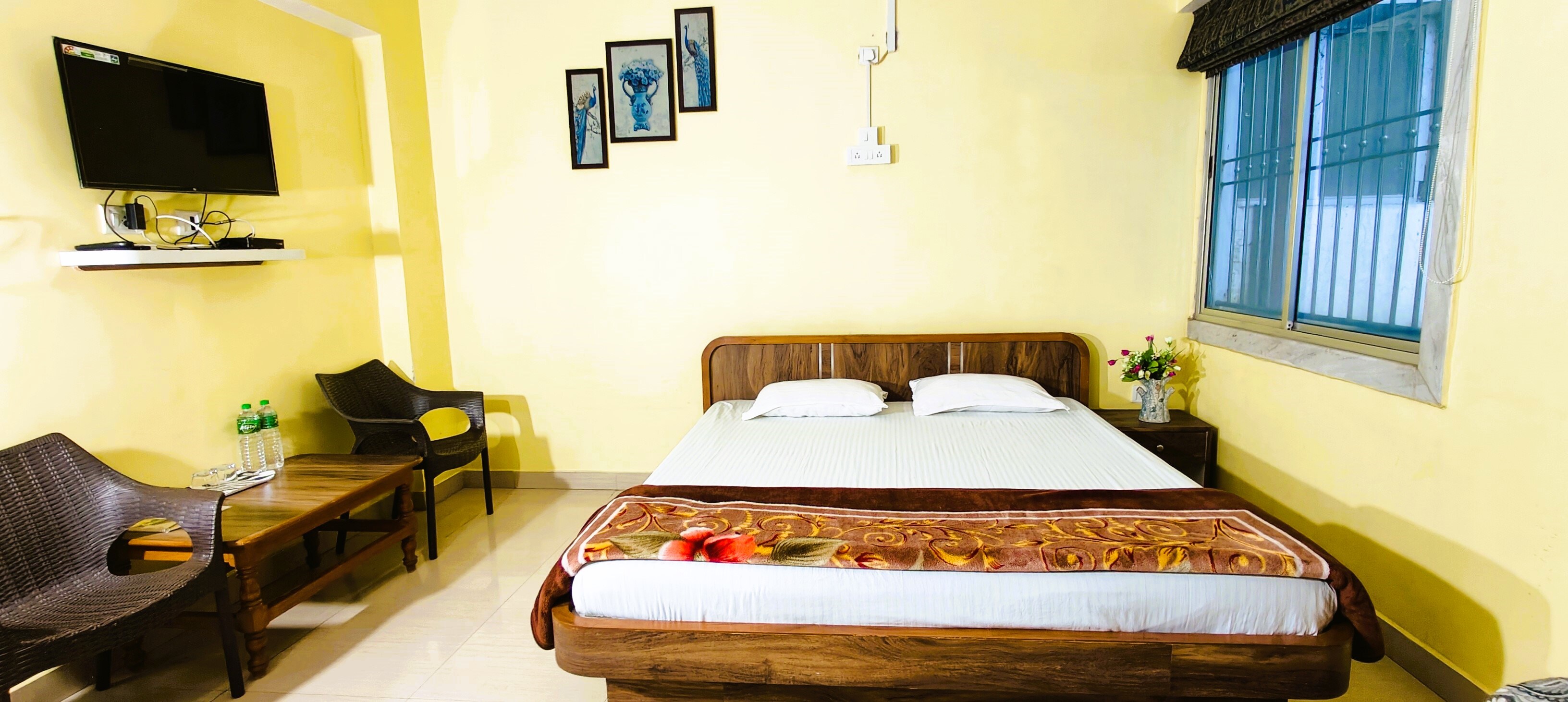 Deluxe Service Apartment City Centre - Tap to explore photos