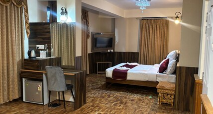 Changu Che Retreat Room Type - Super Deluxe Room.