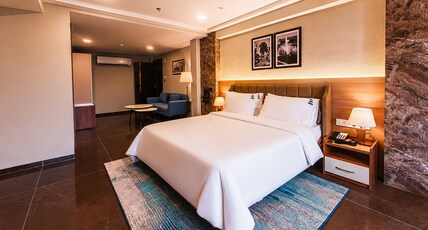 Medalio Boutique Nagpur Automotive Square Room Type - Premium Room with Living Area