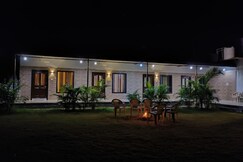 2 Room garden and peace of the jawai jungle