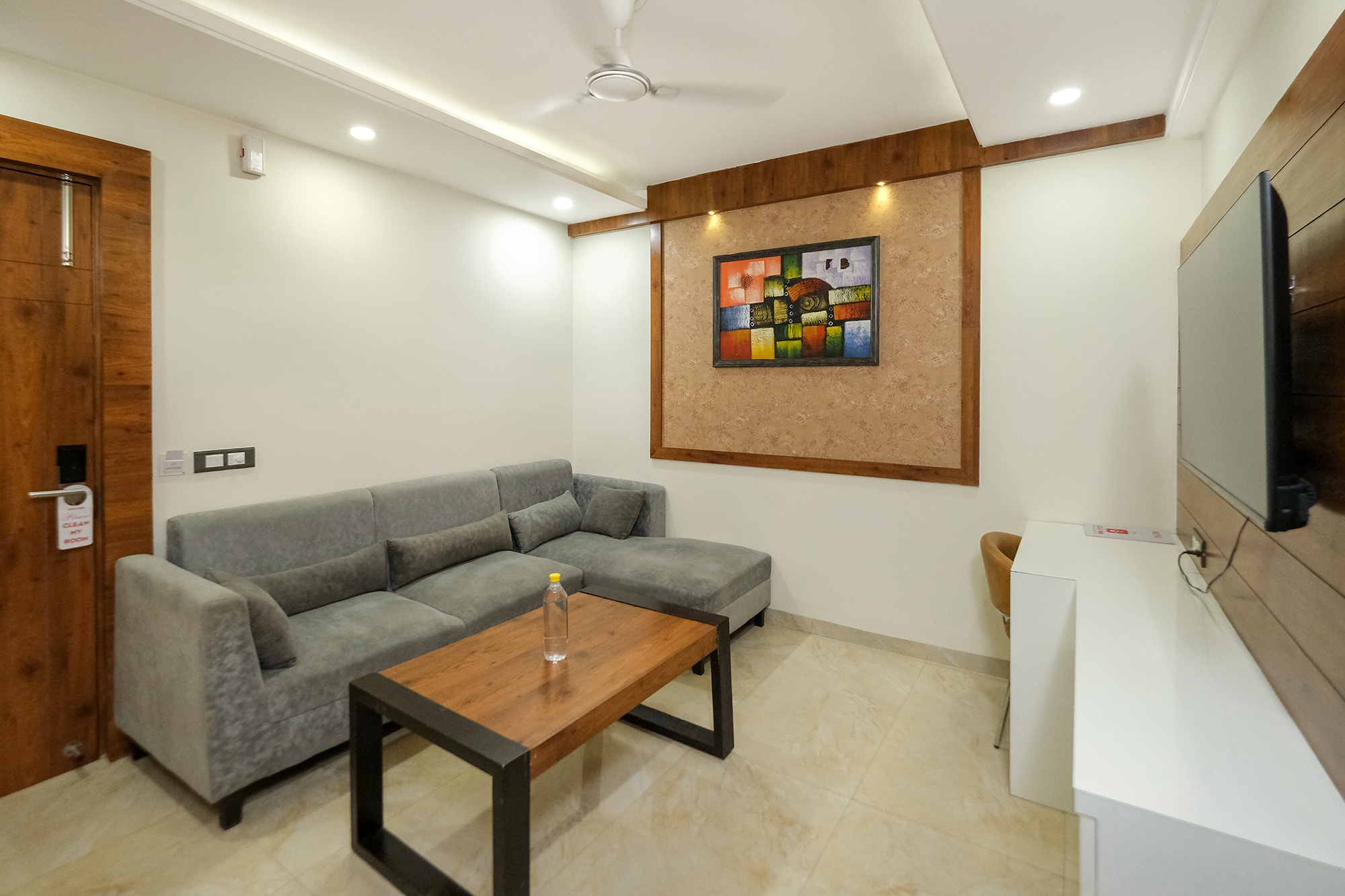 Hotel Golf in- Golf Course Road Gurugram - Tap to explore photos