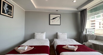 The Beach Front Resort Pattaya Room Type - Deluxe Twin Side Sea View