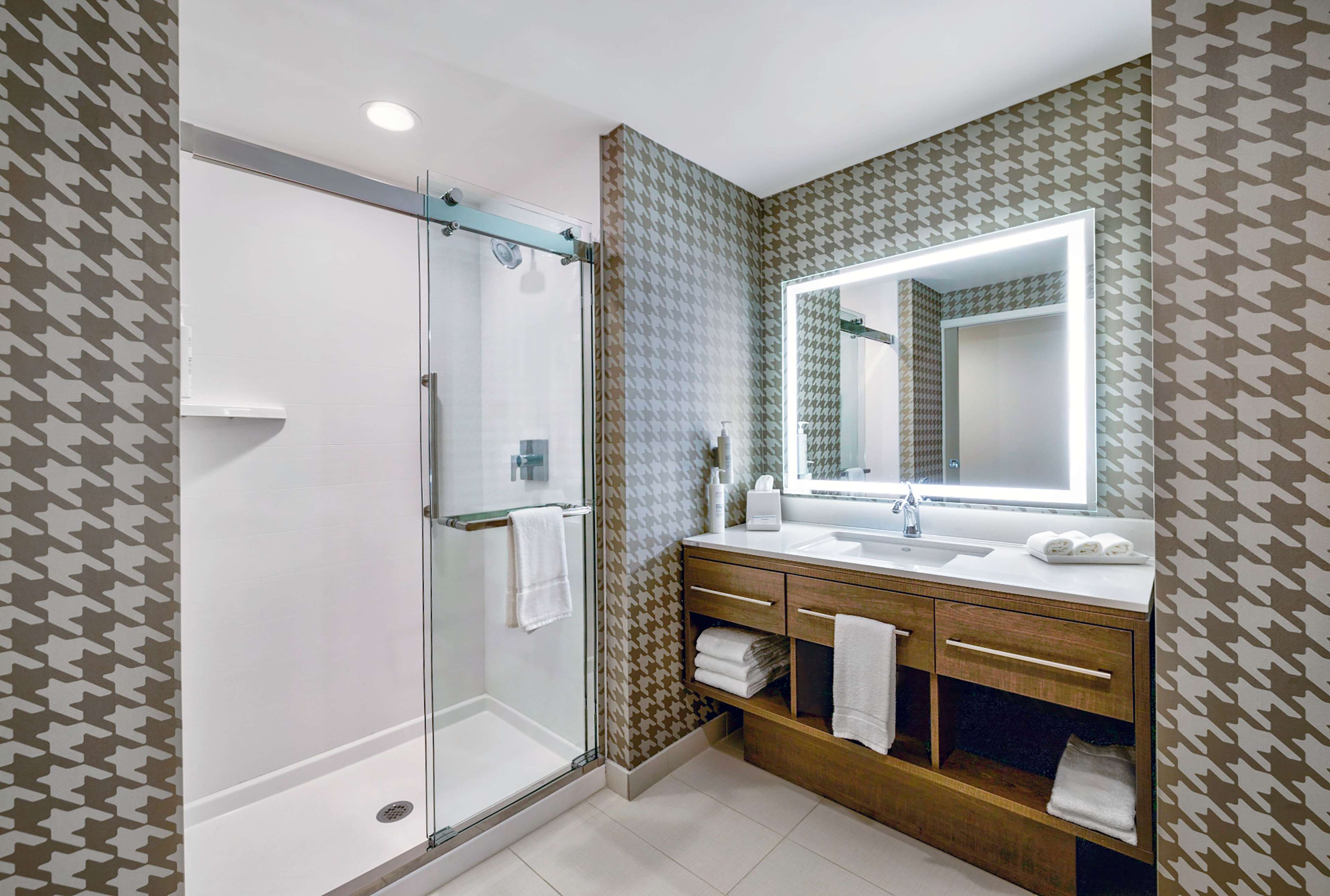 Home2 Suites by Hilton Minneapolis Downtown - Tap to explore photos