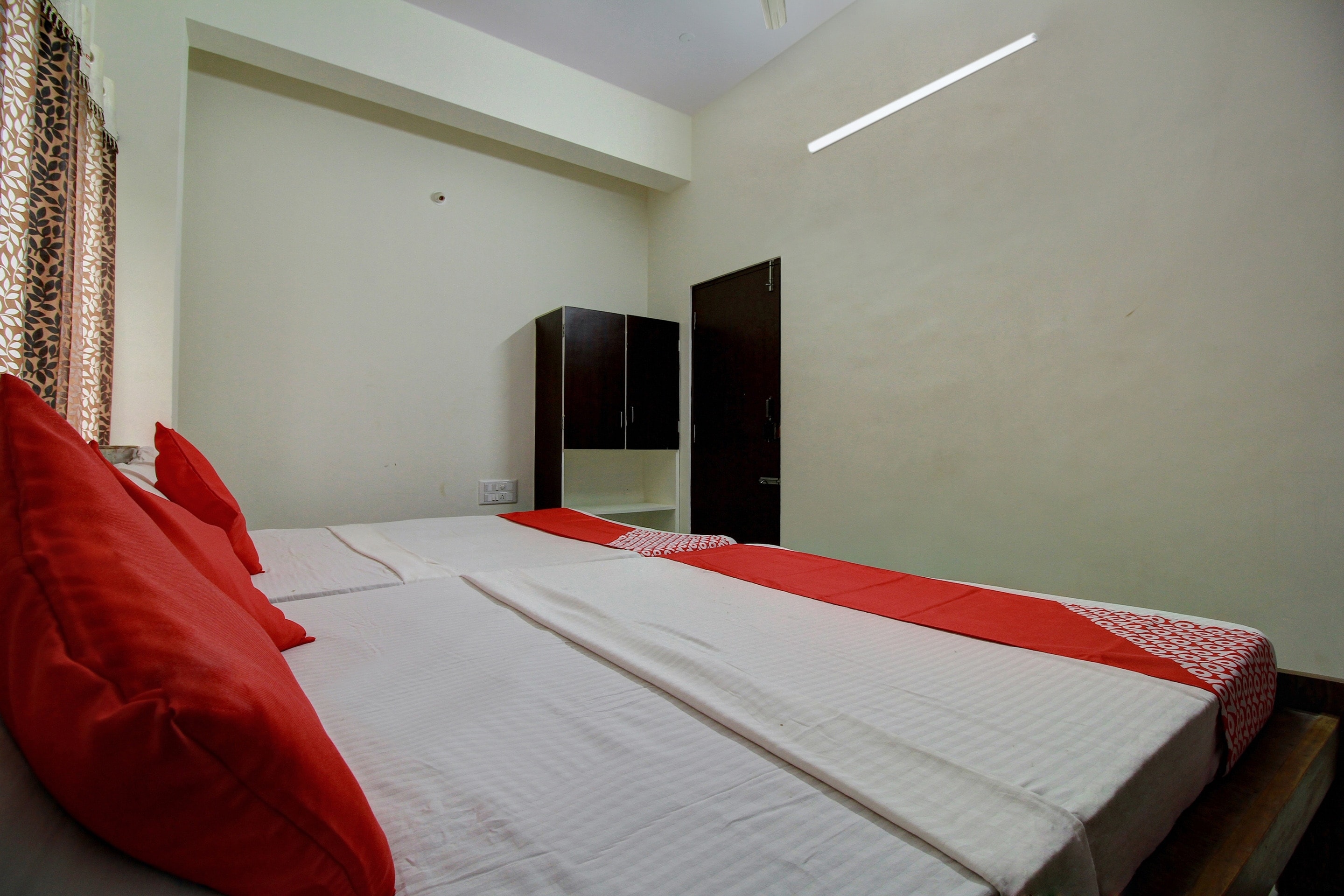 Super Collection O Chikmangaluru Near Railway Station Formerly Park Inn - Tap to explore photos