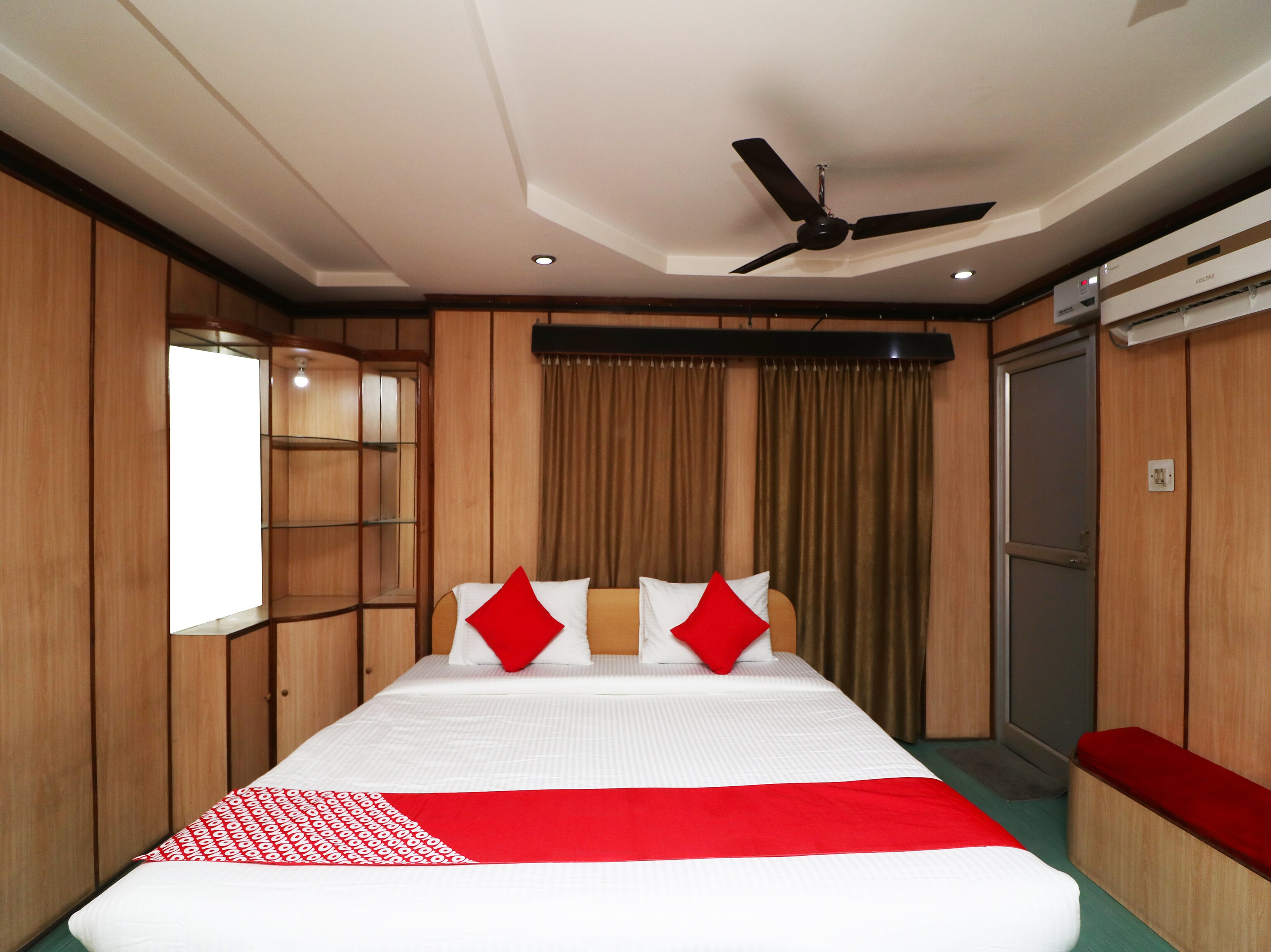 Hotel O BOB's - Tap to explore photos