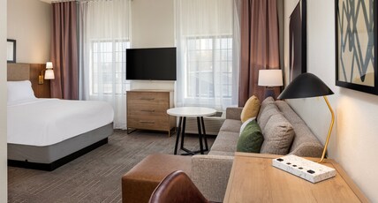 Staybridge Suites MINNEAPOLIS-BLOOMINGTON Room Type - 1 Queen Studio Suite Kitchen Sofa Bed Staybridge Suites MINNEAPOLIS-BLOOMINGTON Room Type - 1 Queen Studio Suite Kitchen Sofa Bed