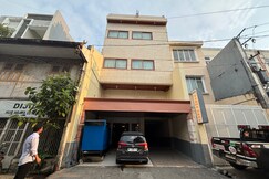 Hotel O Makassar near Pantai Losari formerly Hotel Tiara Sari