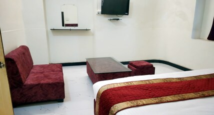 Hotel Kumkum Chhaya Room Type - Deluxe Luxury Triple