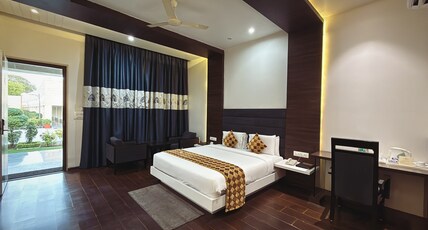 Jhansi Hotel Room Type - Luxury Room