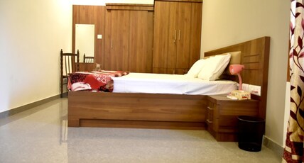 Brothers Homestay Room Type - Deluxe Non Ac Room