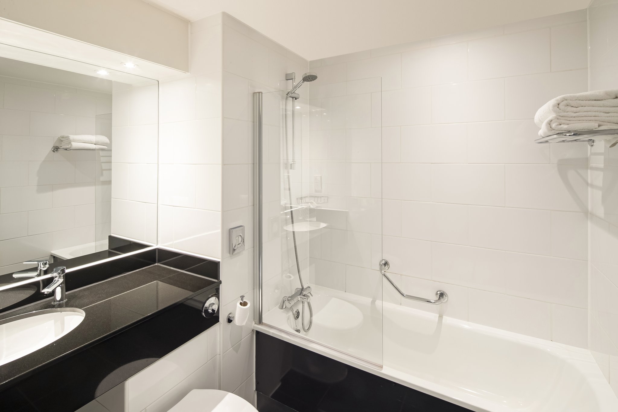 Crowne Plaza Solihull - Tap to explore photos