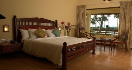 Manor Backwater Resort Room Type - Lake View With Balcony Room