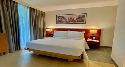 Best Western Maharani Bagh Room Type - Premium Room Queen Bed Non Smoking
