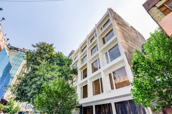 Lord Krishna - Newly Built & 3Mins Walk from Metro