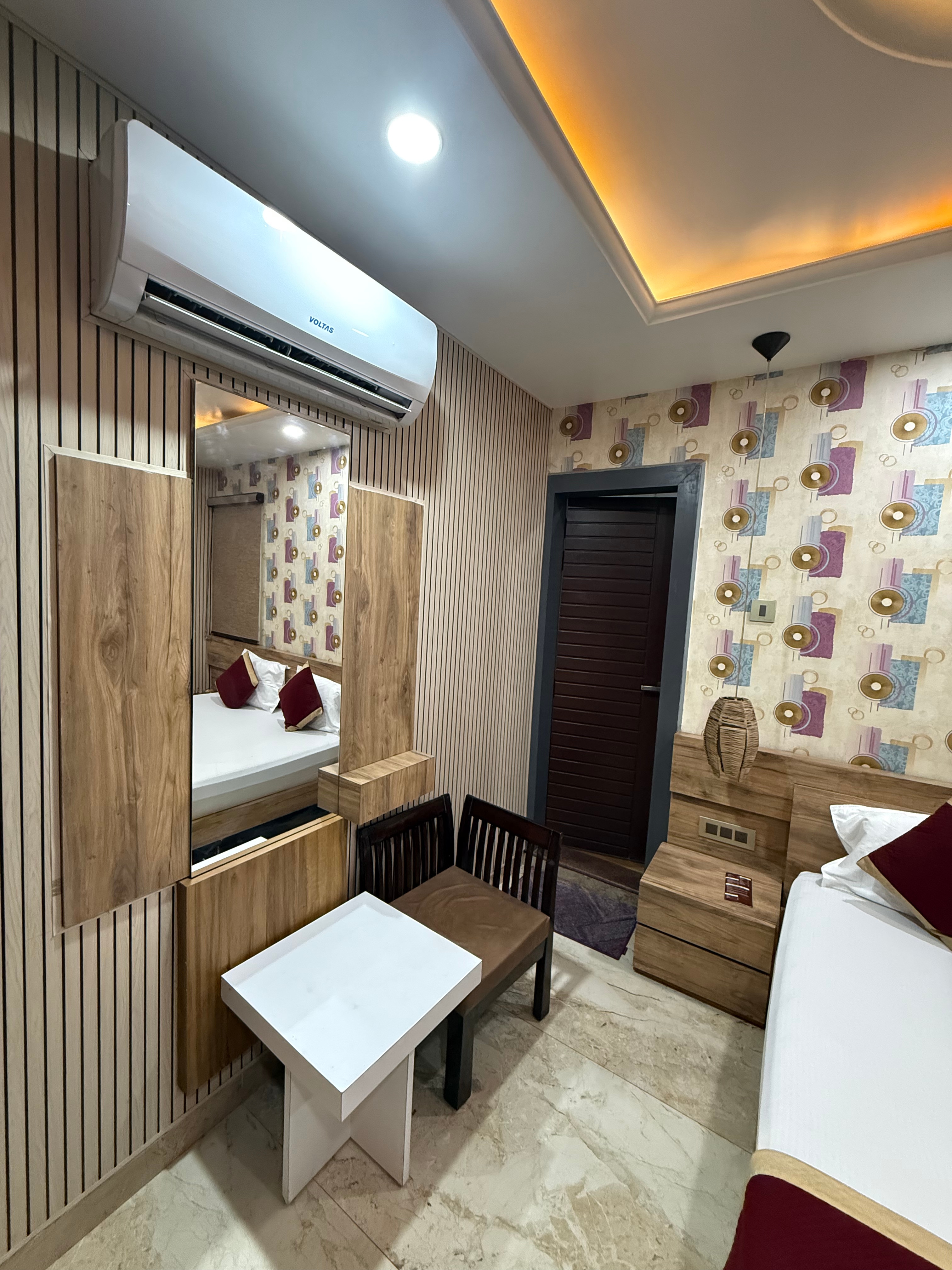 Hotel Lotus, Kanpur - Tap to explore photos