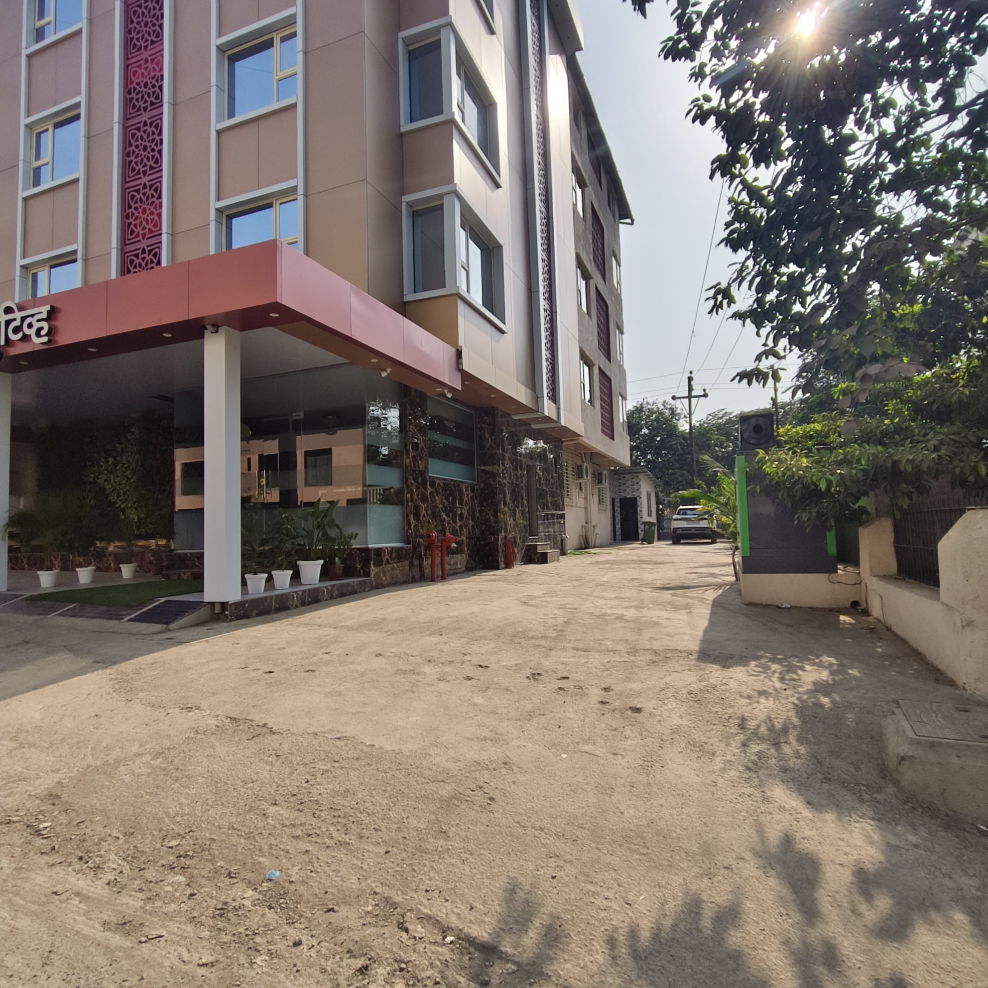 Marina Executive Rooms - Tap to explore photos