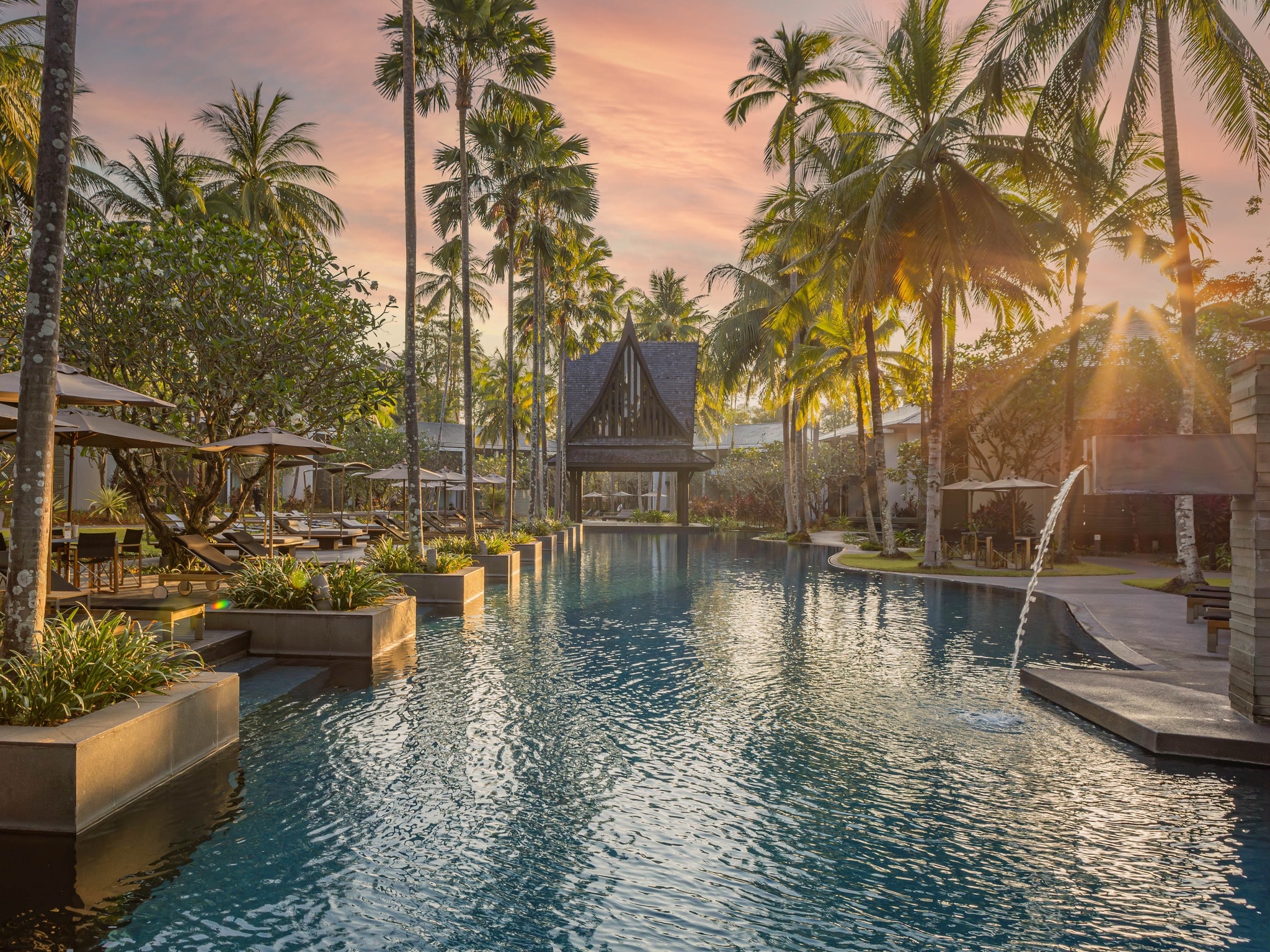 Twinpalms Surin Beach Phuket - Tap to explore photos
