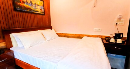 Black Bird Hotel And Restaurant Room Type - Standard Room Black Bird Hotel And Restaurant Room Type - Standard Room