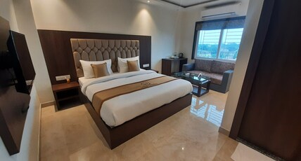 Hotel Hilltrip Room Type - Super Deluxe Room with Free Wifi